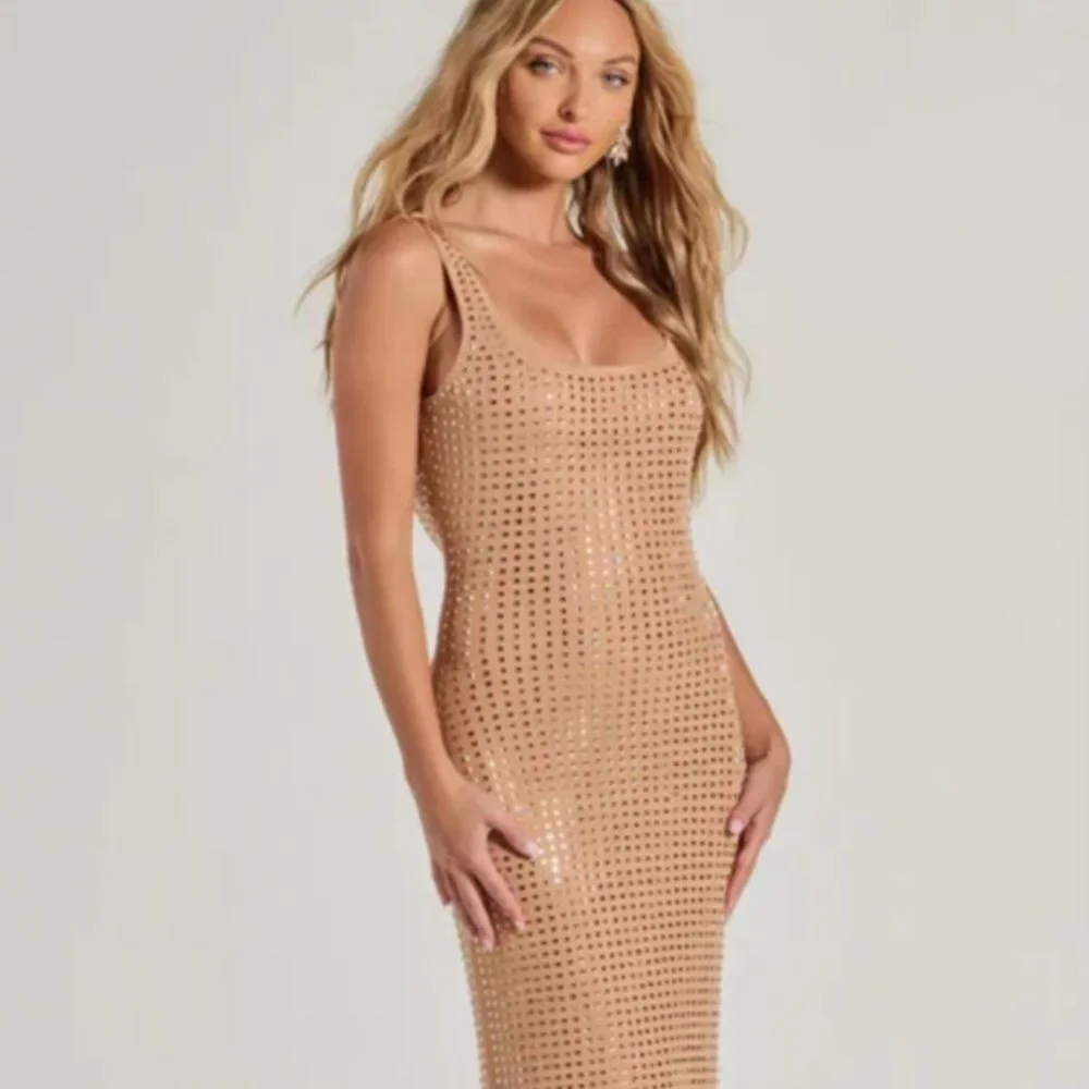 Windsor naked dress - Picture 1 of 7